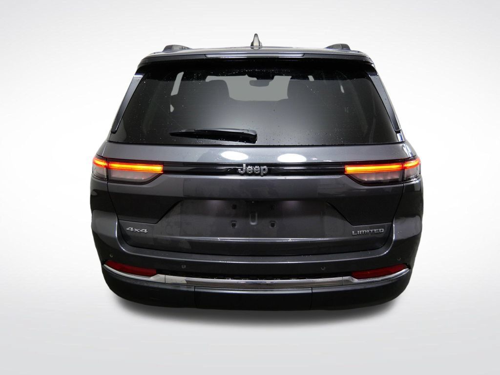 Used 2023 Jeep Grand Cherokee Limited AWD/4WD image 4