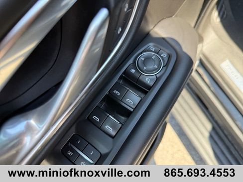 Used 2022 Chevrolet Suburban High Country AWD/4WD image 15