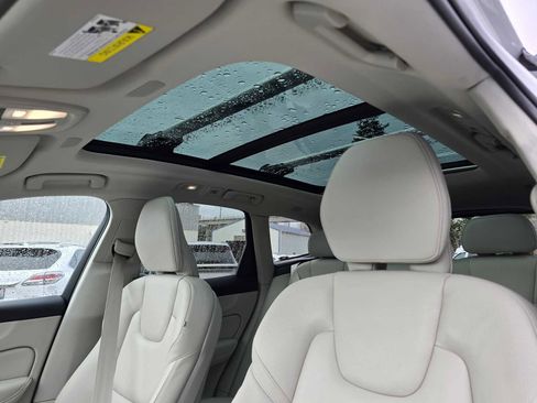 Certified 2023 Volvo XC60 T8 Plus w/ Climate Package image 22