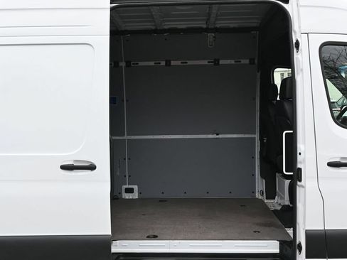 Used 2025 Mercedes-Benz Sprinter 2500 image 22