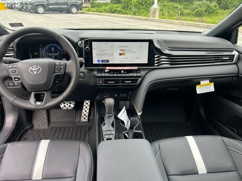 Used 2026 Toyota Camry SE w/ Multimedia Upgrade Package FWD image 12