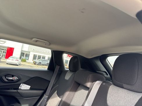 Used 2015 Jeep Cherokee Sport AWD/4WD image 12