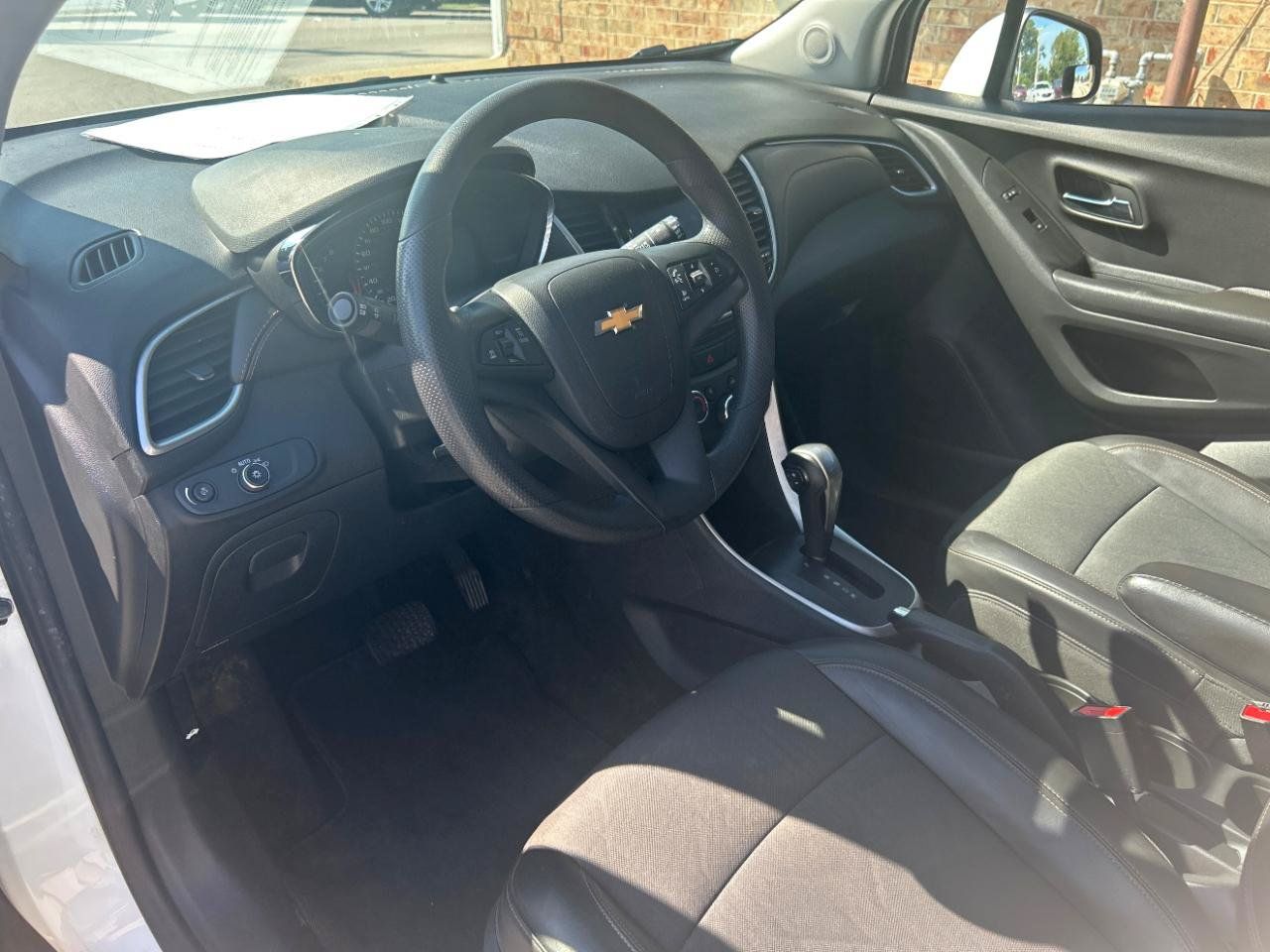 Used 2022 Chevrolet Trax LT FWD image 17