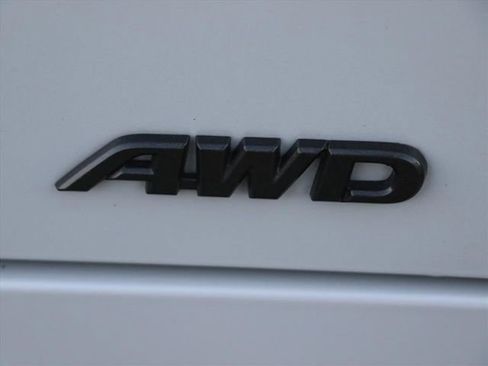 Used 2024 Toyota Prius XLE image 8