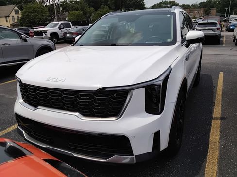 Used 2025 Kia Sorento S w/ Panoramic Sunroof Package FWD image 11
