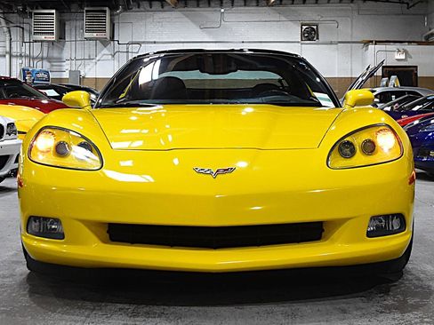Used 2007 Chevrolet Corvette Coupe w/ Preferred Equipment Group RWD image 3