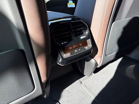 New 2026 BMW iX xDrive45 w/ Premium Package image 23