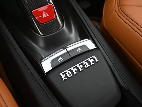 Used 2018 Ferrari 488 GTB RWD image 22