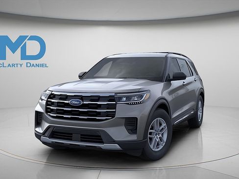 Used 2025 Ford Explorer Active image 7