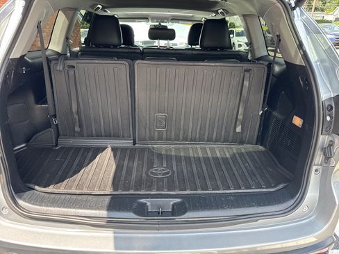 Used 2016 Toyota Highlander XLE AWD/4WD image 40