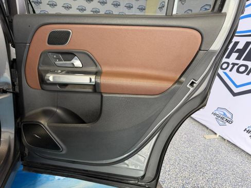 Used 2021 Mercedes-Benz GLB 250 4MATIC image 23