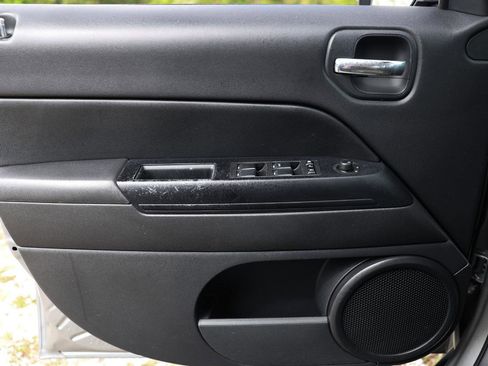 Used 2016 Jeep Patriot Sport w/ Power Value Group FWD image 38