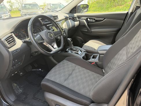 Used 2020 Nissan Rogue Sport SV w/ All-Weather Package AWD/4WD image 12