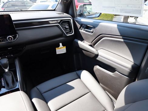 New 2026 GMC Canyon Elevation w/ Convenience Package image 21