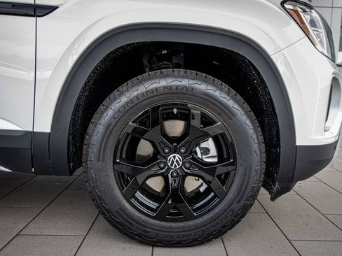 New 2026 Volkswagen Atlas Peak Edition image 5