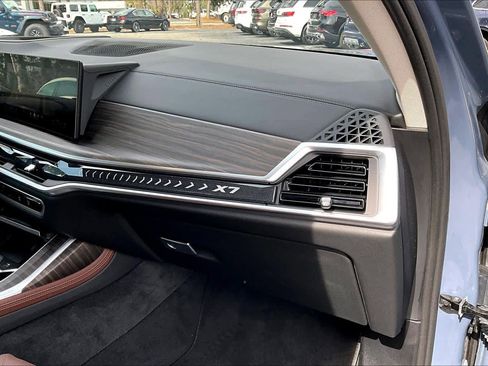 Certified 2024 BMW X7 xDrive40i w/ Premium Package image 19