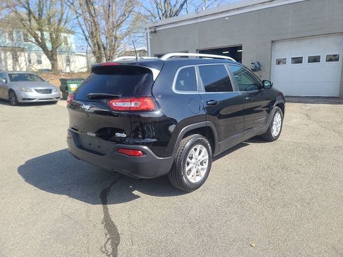 Used 2018 Jeep Cherokee Latitude Plus w/ Cold Weather Group AWD/4WD image 8