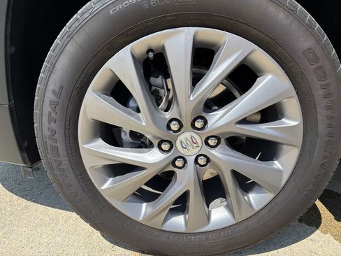 Used 2026 Buick Enclave Preferred AWD/4WD image 9