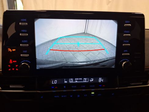 Used 2022 Toyota Sienna XSE AWD/4WD image 14