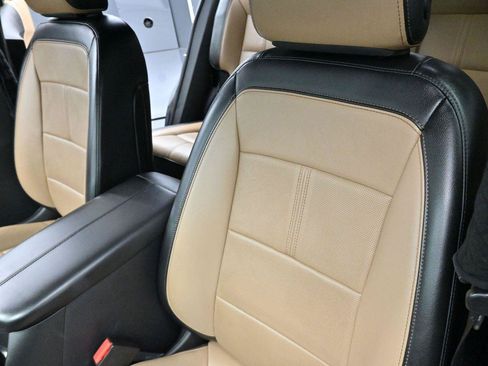 Used 2022 Chevrolet Equinox Premier FWD image 17