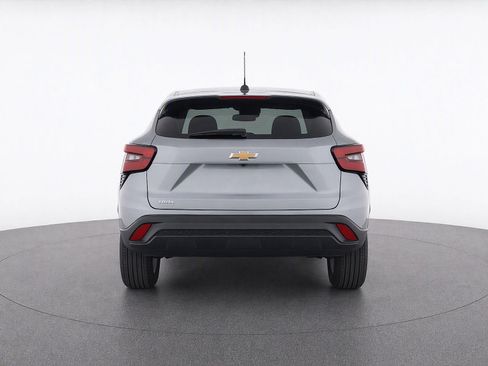 Used 2024 Chevrolet Trax LS w/ LS Convenience Package FWD image 7