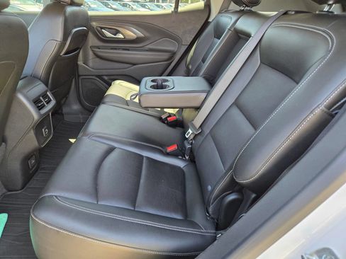 Used 2022 GMC Terrain SLT w/ Infotainment Package II FWD image 10