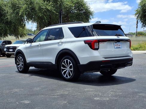 Certified 2025 Ford Explorer ST-Line AWD/4WD image 8