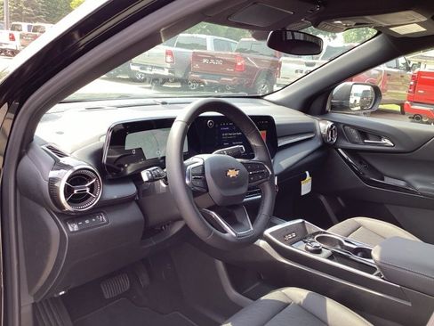 New 2026 Chevrolet Equinox LT w/ Convenience Package II image 27