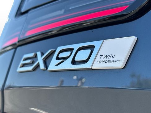 New 2025 Volvo EX90 Ultra image 12
