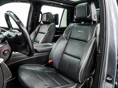 Used 2021 Cadillac Escalade Premium Luxury image 44