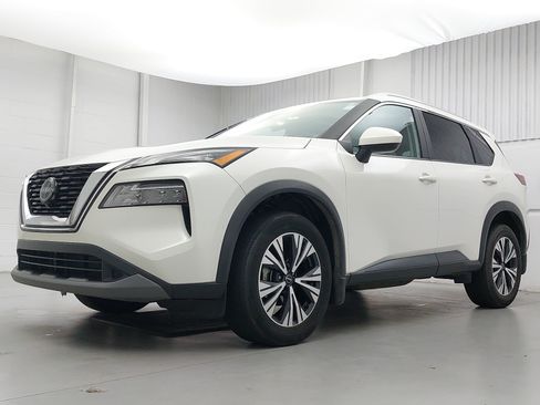 Used 2023 Nissan Rogue SV w/ SV Premium B Package FWD image 1