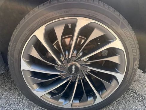 Used 2020 Lincoln Aviator Reserve w/ Equipment Group 202A AWD/4WD image 11