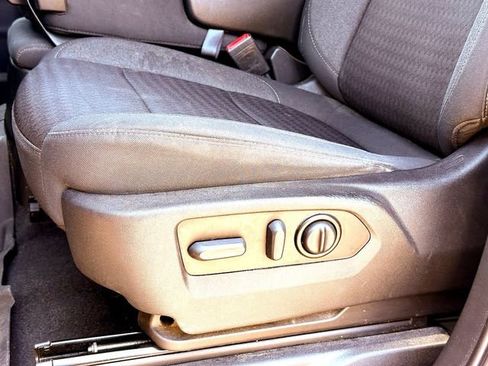 Used 2022 Chevrolet Silverado 1500 LT image 12