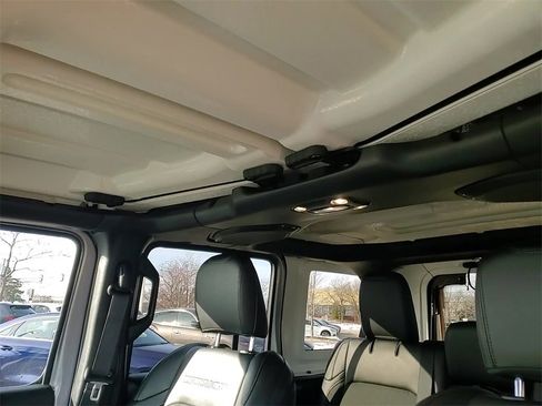 Used 2021 Jeep Wrangler Unlimited Freedom Edition image 19