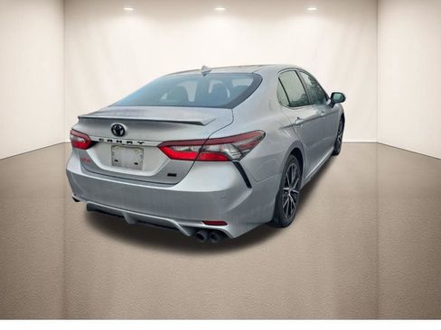 Used 2023 Toyota Camry SE w/ Convenience Package image 5