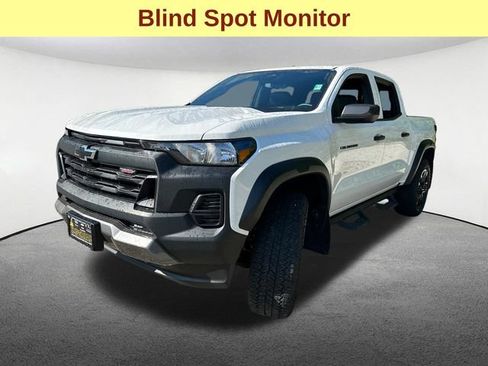 Used 2025 Chevrolet Colorado Trail Boss AWD/4WD image 5