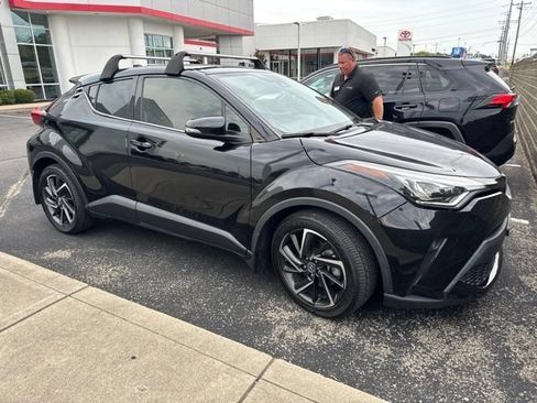 Used 2021 Toyota C-HR Limited FWD image 19