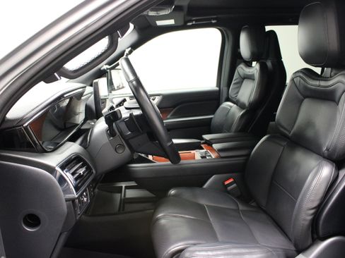 Used 2023 Lincoln Navigator Reserve AWD/4WD image 20
