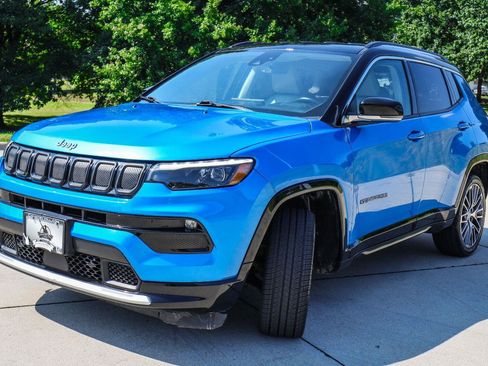 Used 2022 Jeep Compass Limited w/ Elite Group AWD/4WD image 3