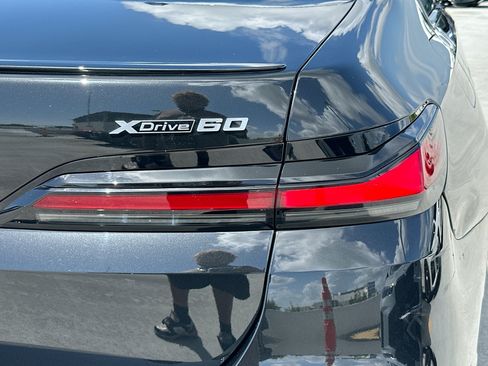 Certified 2024 BMW i7 xDrive60 w/ Premium Package AWD/4WD image 32