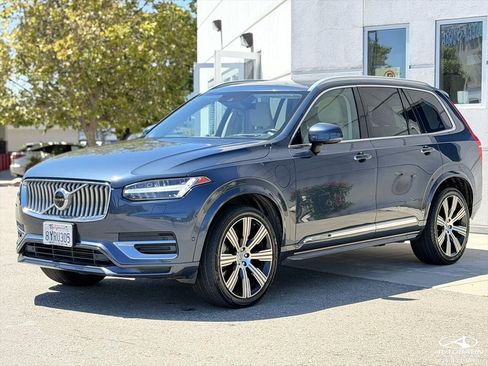Used 2022 Volvo XC90 T8 Inscription w/ Advanced Package AWD/4WD image 4