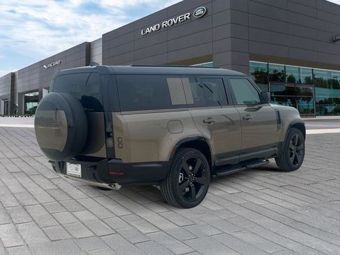 New 2026 Land Rover Defender 130 X-Dynamic SE AWD/4WD image 5