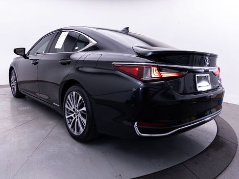 Used 2020 Lexus ES 300h w/ Premium Package FWD image 17