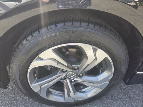 Used 2018 Honda Accord EX-L image 9