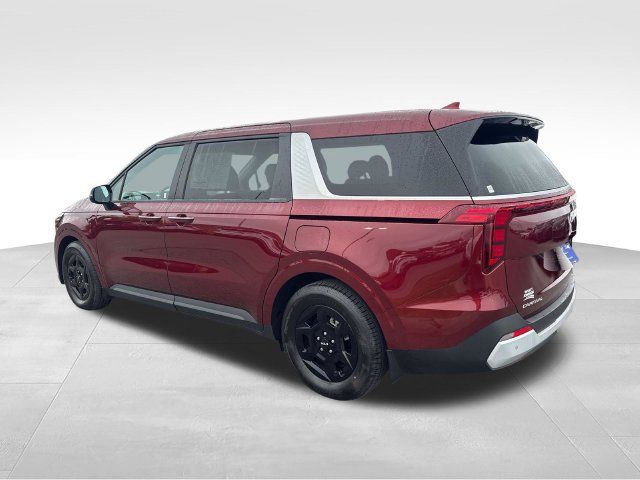 Certified 2026 Kia Carnival FWD image 3