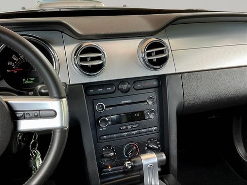 Used 2008 Ford Mustang GT RWD image 9