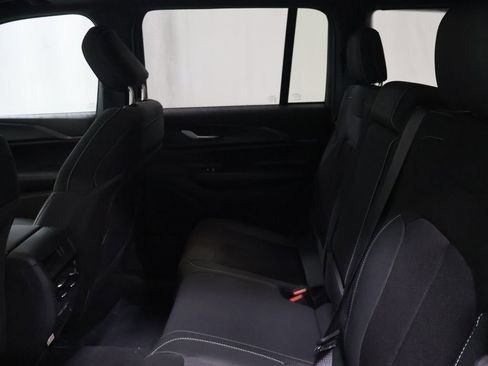 New 2026 Jeep Grand Cherokee Laredo image 11