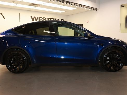 Used 2023 Tesla Model Y Long Range image 8