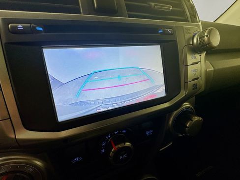 Used 2018 Toyota 4Runner SR5 Premium image 32