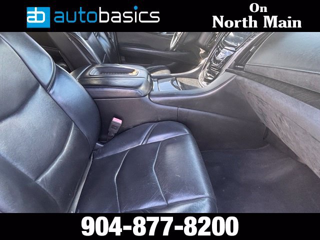 Used 2018 Cadillac Escalade Platinum RWD image 15
